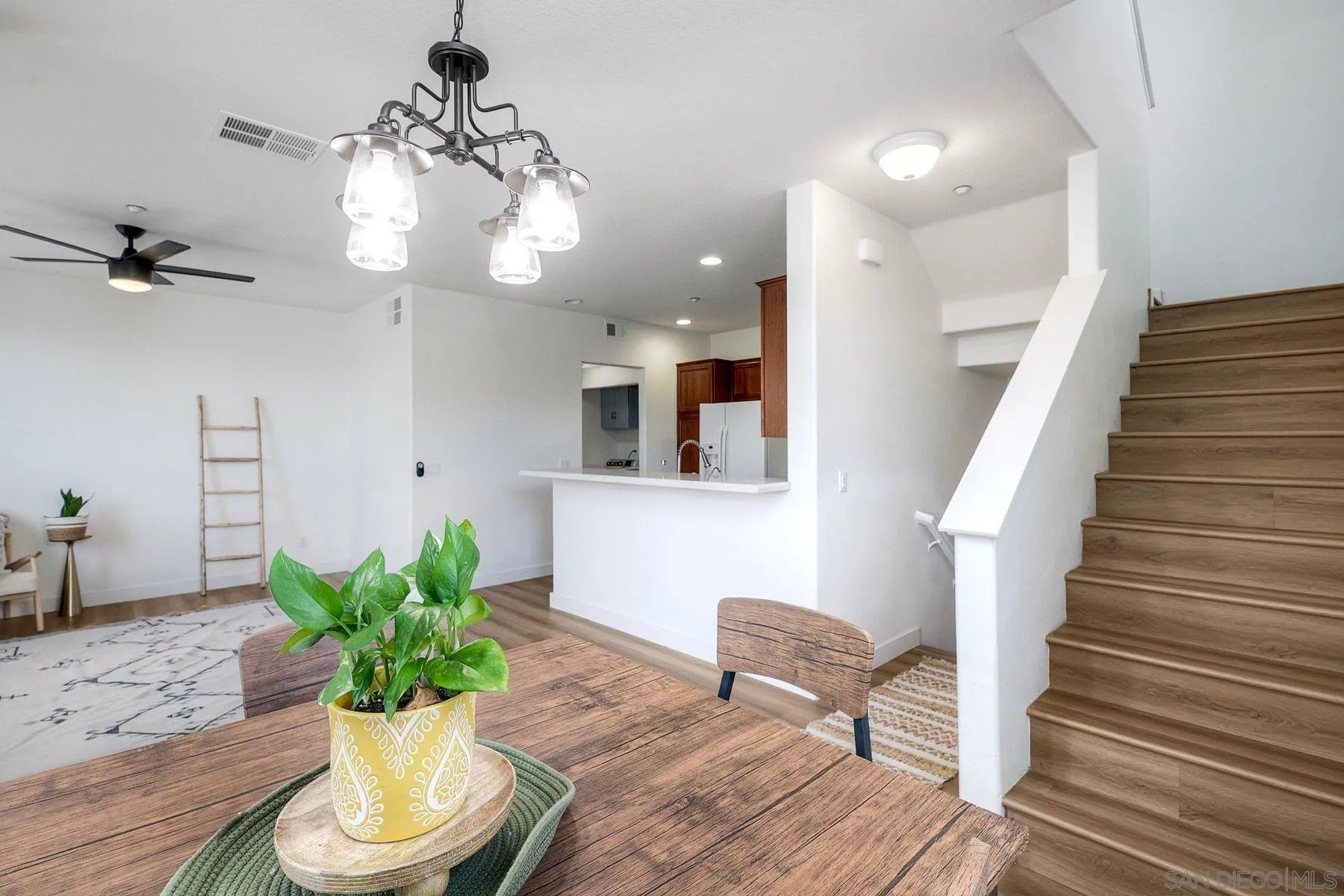 San Diego, California, 92071, United States, 2 Bedrooms Bedrooms, ,3 BathroomsBathrooms,Residential,For Sale,1997470