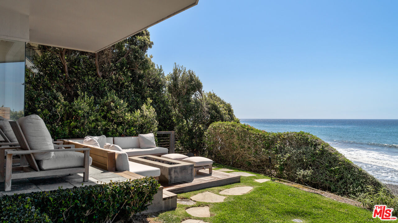 Malibu, California, 90265, United States, 4 Bedrooms Bedrooms, ,5 BathroomsBathrooms,Residential,For Sale,1897741