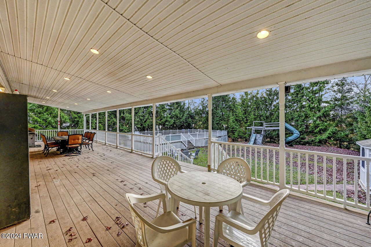 Albrightsville, Pennsylvania, 18210, United States, 4 Bedrooms Bedrooms, ,5 BathroomsBathrooms,Residential,For Sale,1982857