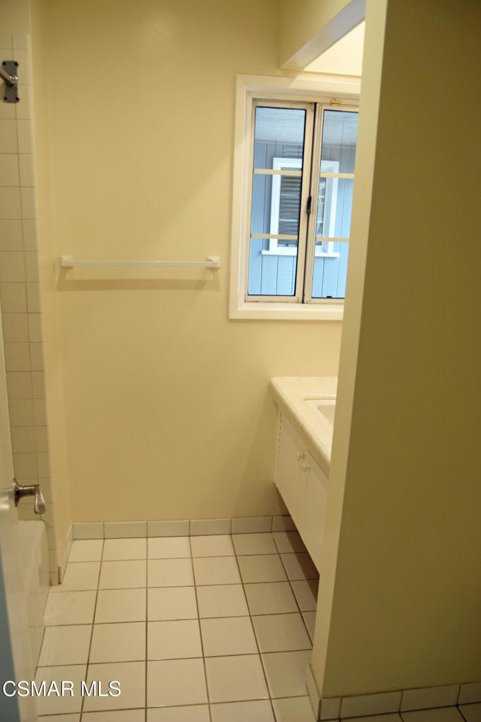 Los Angeles, California, 90034, United States, 5 Bedrooms Bedrooms, ,3 BathroomsBathrooms,Residential,For Sale,1905897