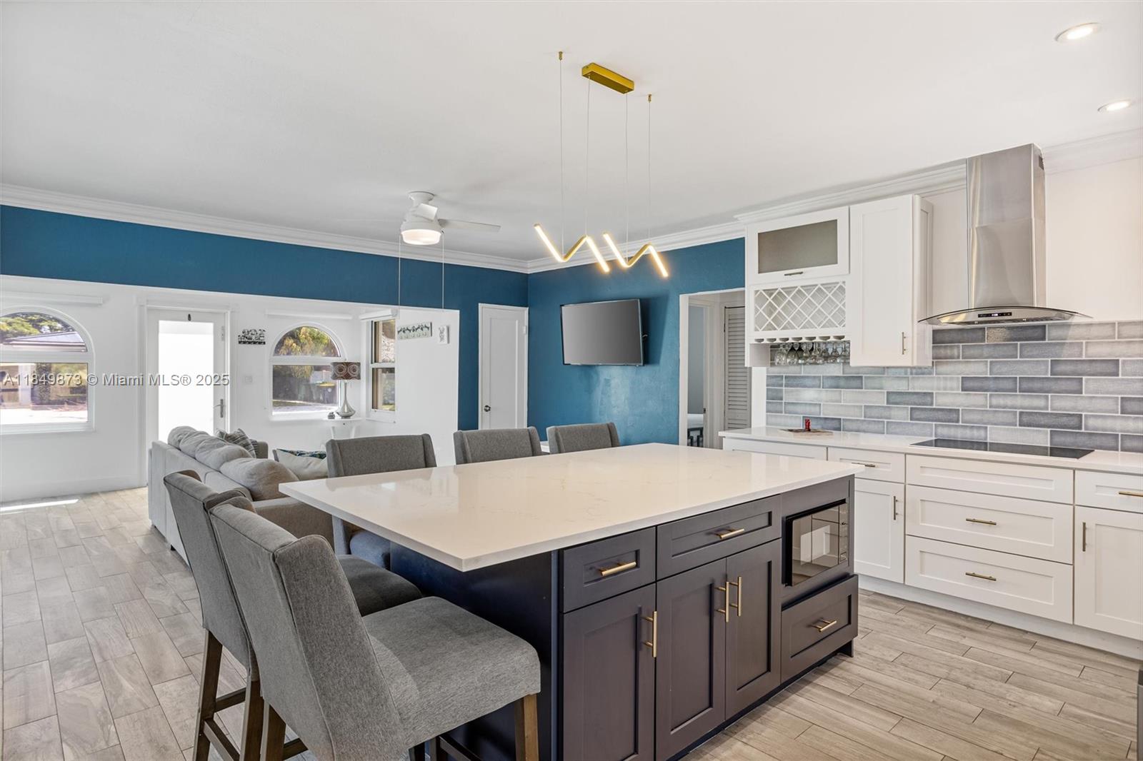 Dania Beach, Florida, 33004, United States, 3 Bedrooms Bedrooms, ,2 BathroomsBathrooms,Residential,For Sale,1947660