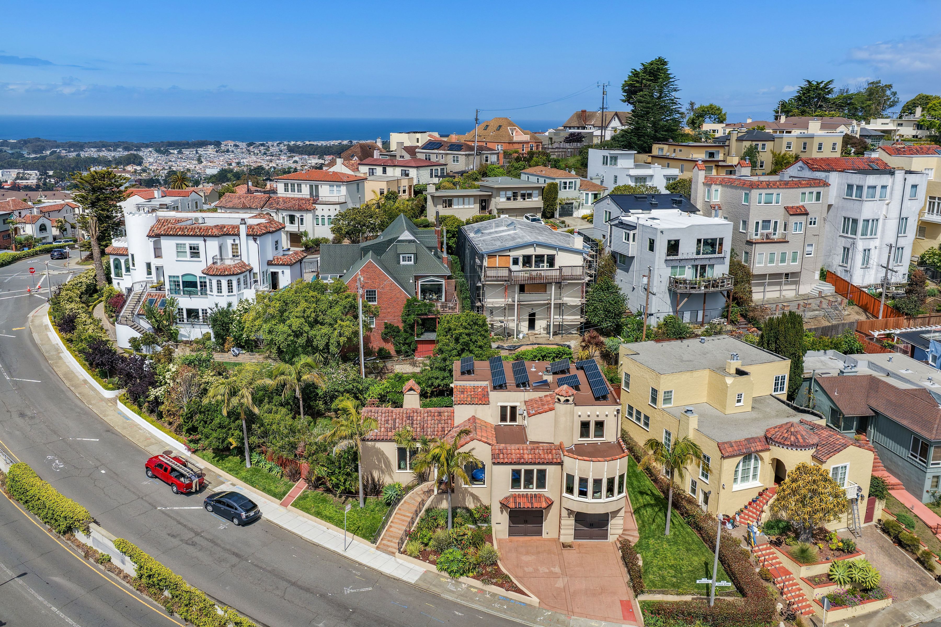  SPANISH REVIVAL ESTATE - 物件實景
