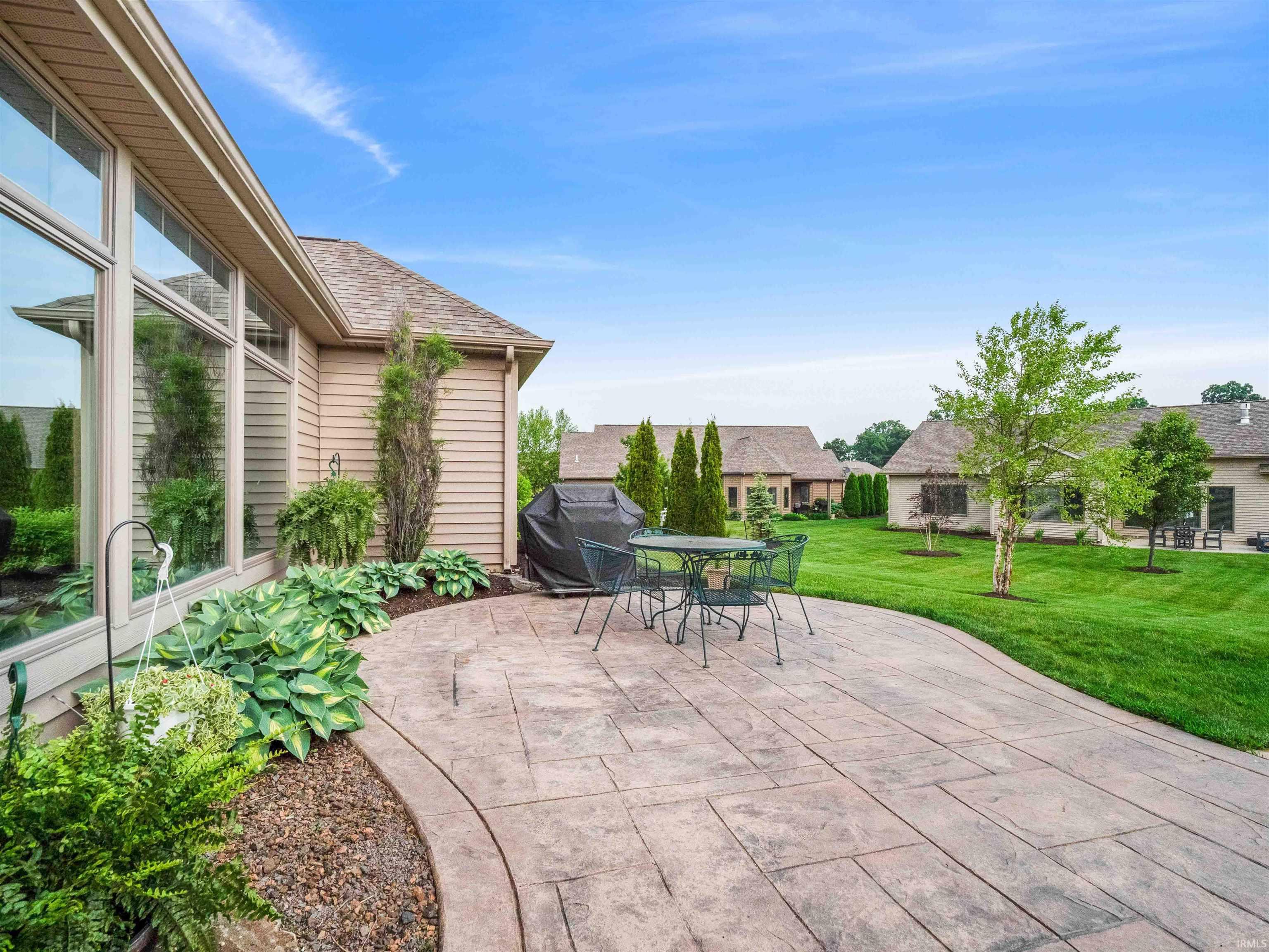 Fort Wayne, Indiana, 46845, United States, 3 Bedrooms Bedrooms, ,3 BathroomsBathrooms,Residential,For Sale,1878138