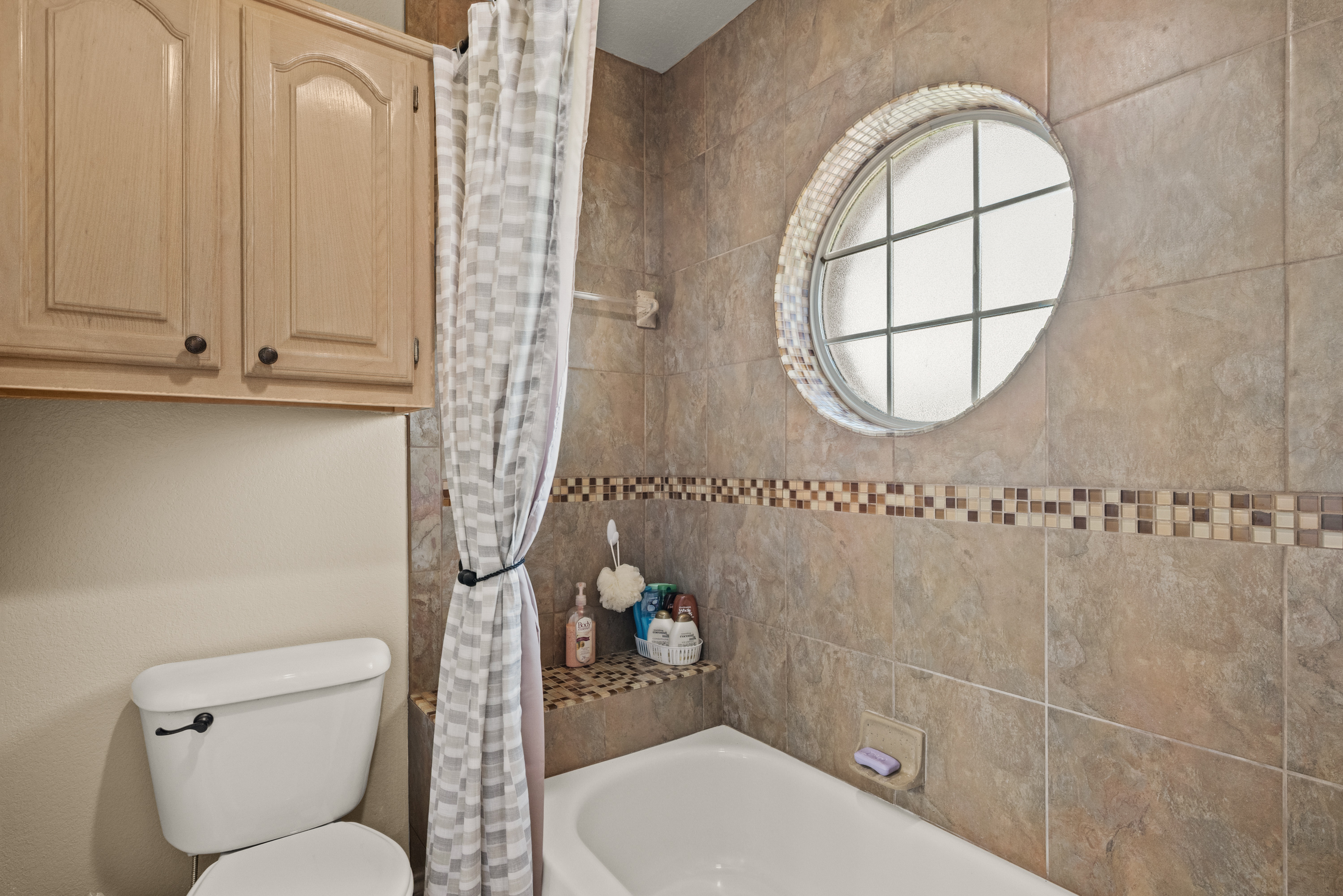 Caddo Mills, Texas, 75135, United States, 4 Bedrooms Bedrooms, ,3 BathroomsBathrooms,Residential,For Sale,2006415