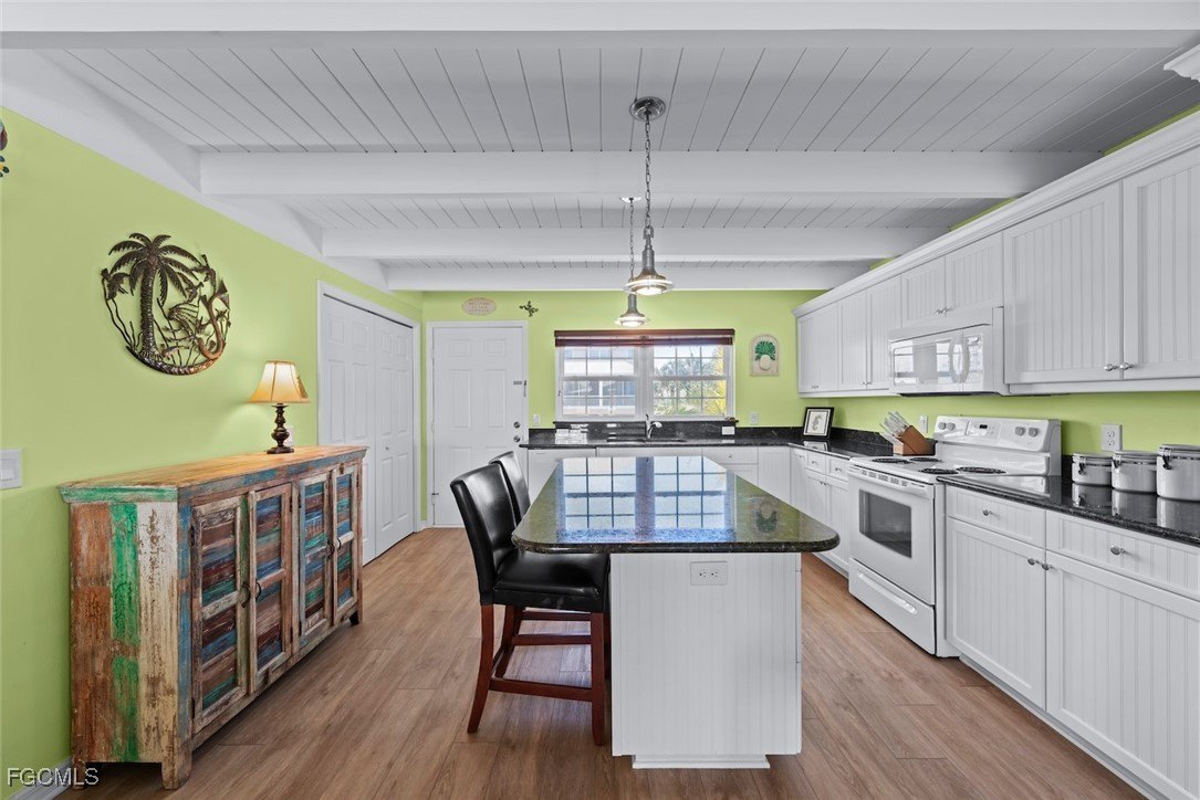 Fort Myers Beach, Florida, 33931, United States, 2 Bedrooms Bedrooms, ,1 BathroomBathrooms,Residential,For Sale,1983185