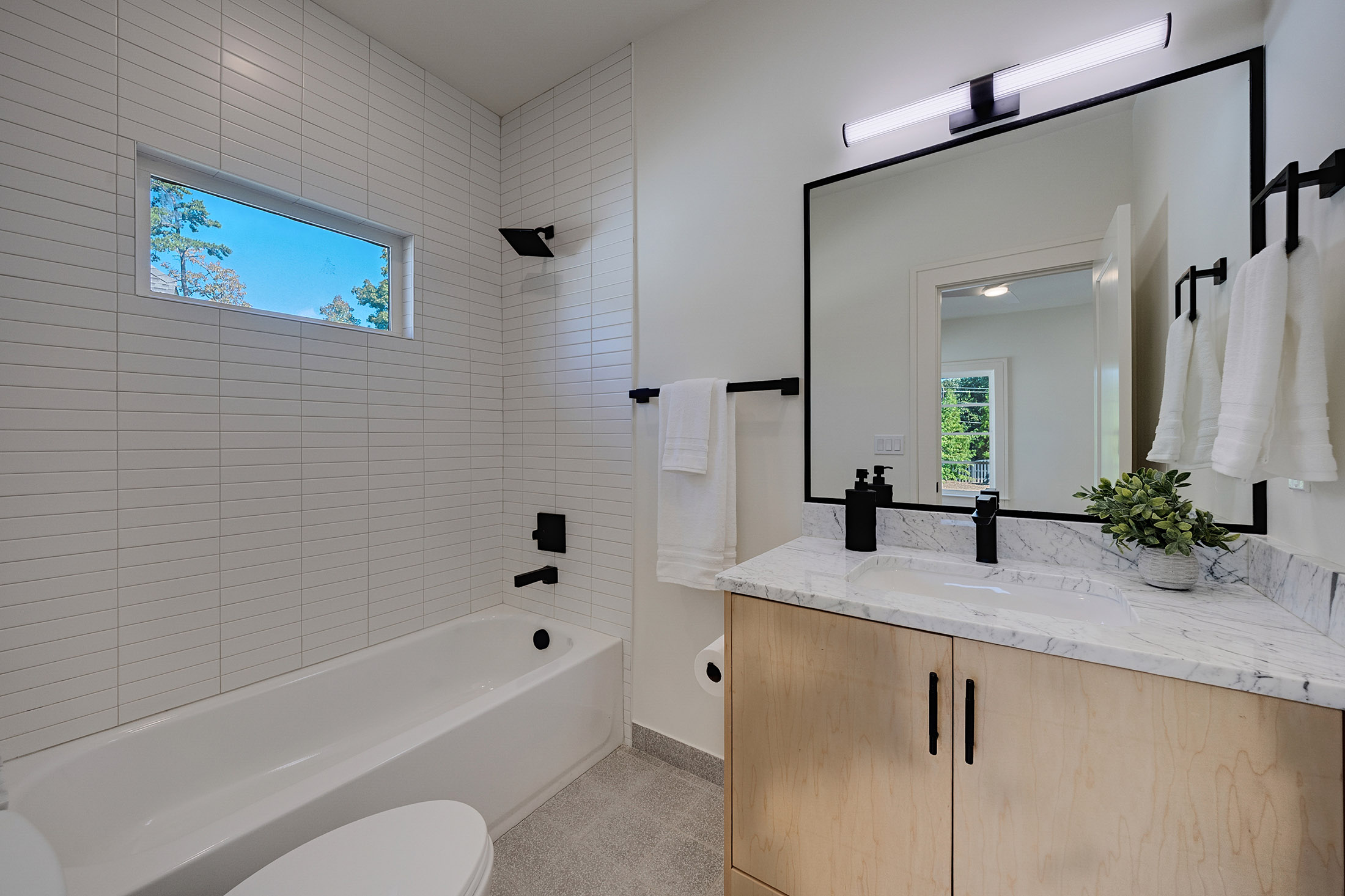  Striking Contemporary Design and Thoughtful Craftsmanship - 物件實景