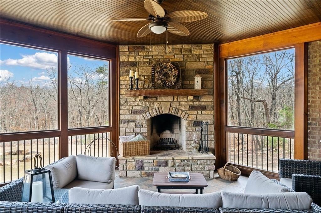 Jasper, Georgia, 30143, United States, 4 Bedrooms Bedrooms, ,5 BathroomsBathrooms,Residential,For Sale,1974927