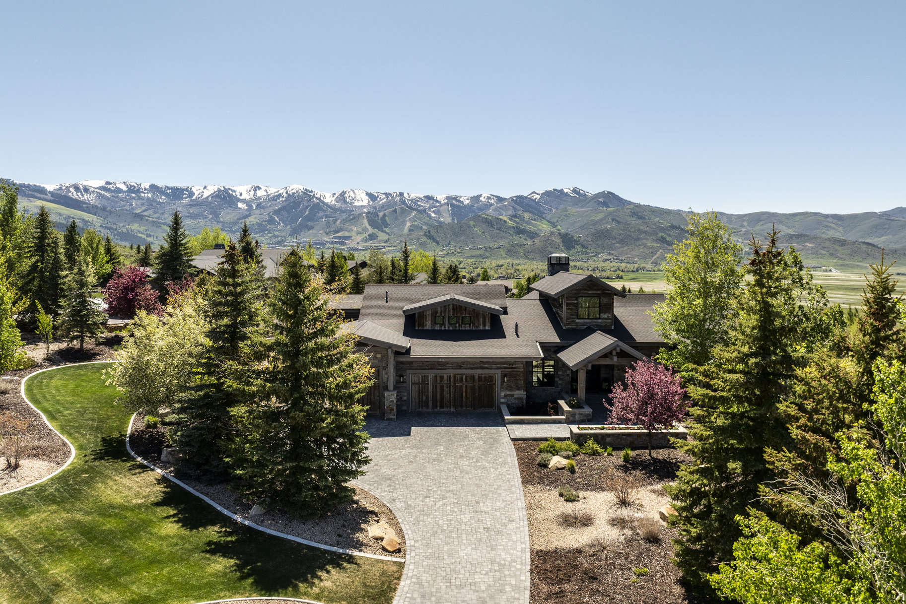  Framed by Panoramic Mountain Views with Access to Round Valley