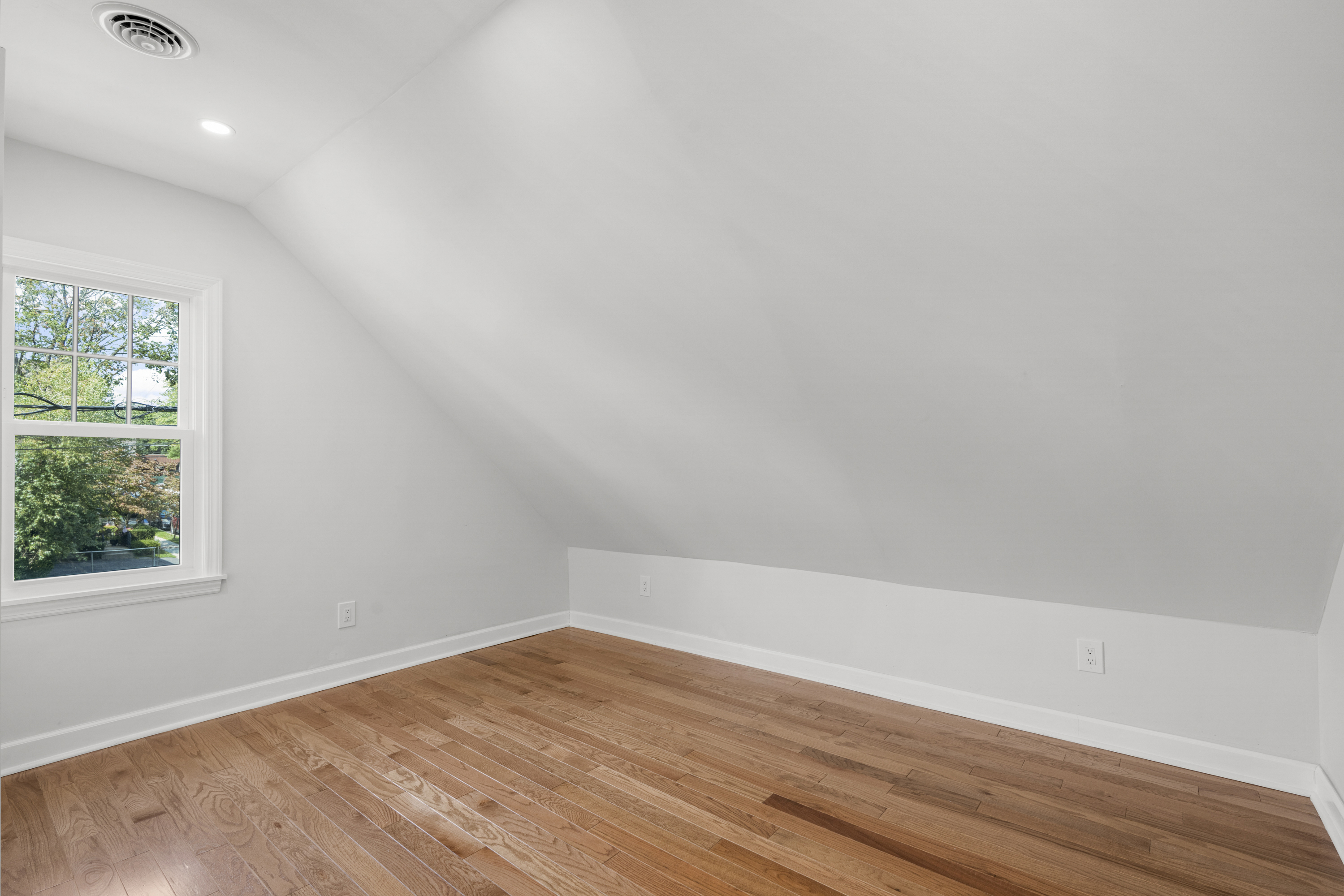  Wonderful 2-Family Mamaroneck Home - 物件實景