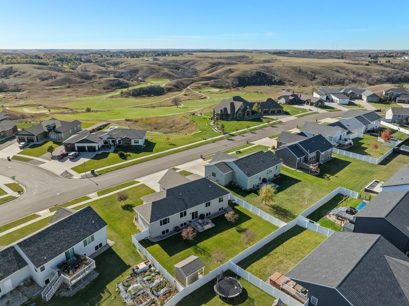 Minot, North Dakota, 58701, United States, 4 Bedrooms Bedrooms, ,3 BathroomsBathrooms,Residential,For Sale,1980886