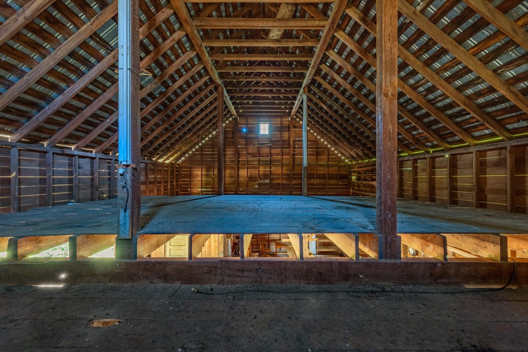  102 SW GARFIELD AVE White Salmon, WA 98672 - 物件實景