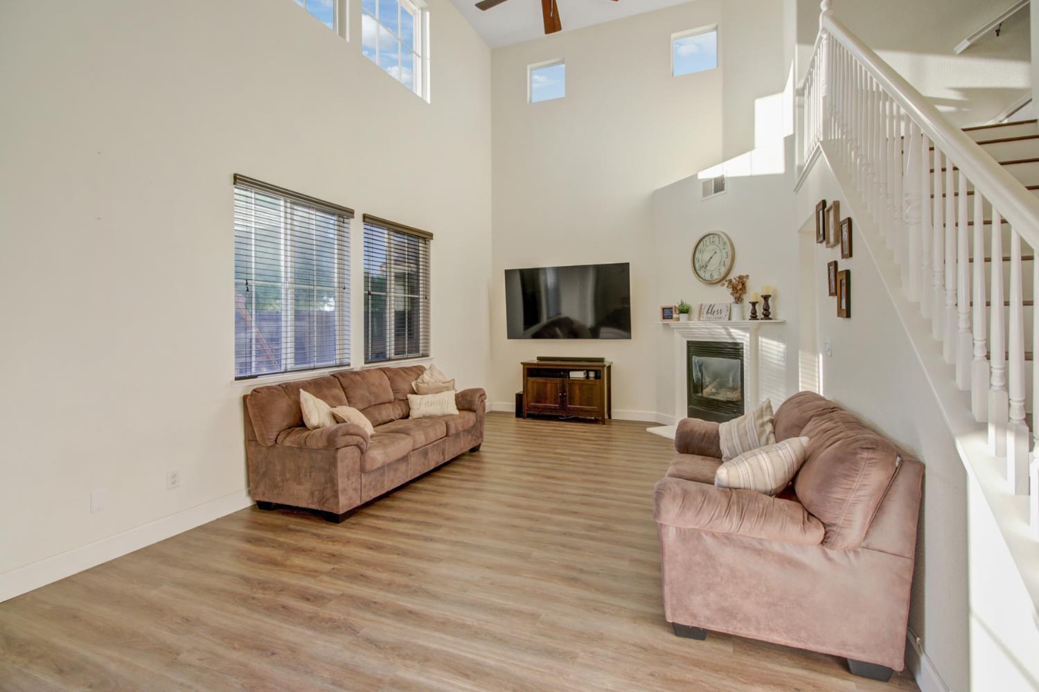 Lincoln, California, 95648, United States, 4 Bedrooms Bedrooms, ,3 BathroomsBathrooms,Residential,For Sale,1991044