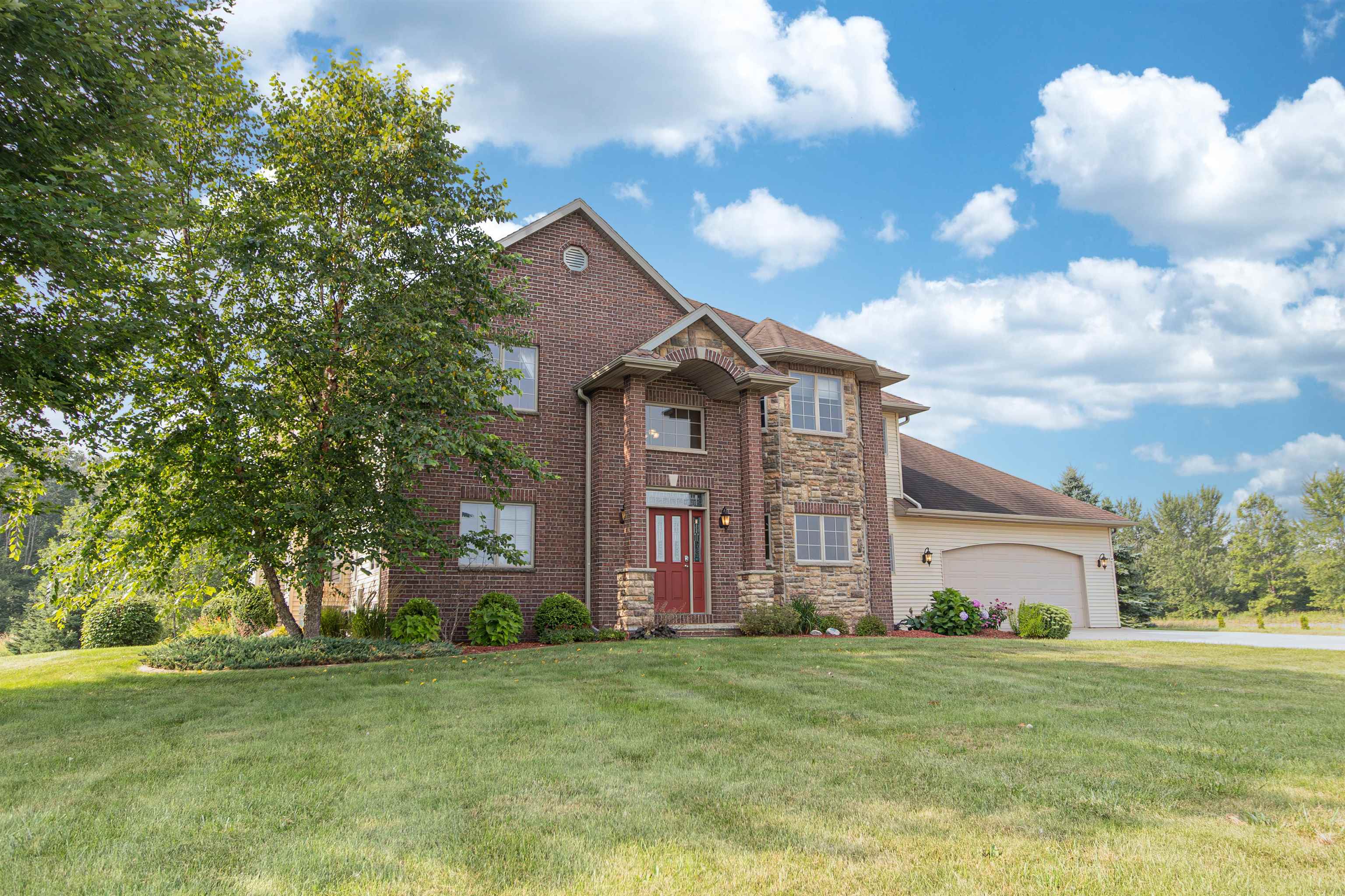 SEYMOUR, Wisconsin, 54115, United States, 4 Bedrooms Bedrooms, ,4 BathroomsBathrooms,Residential,For Sale,1926224