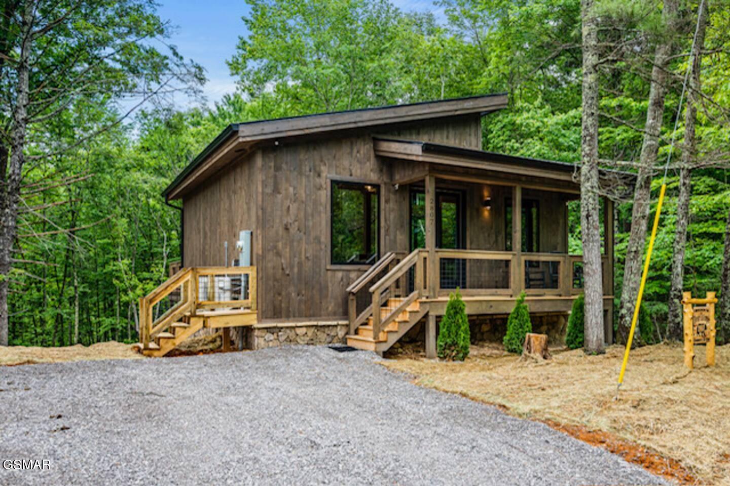 Sevierville, Tennessee, 37862, United States, 2 Bedrooms Bedrooms, ,3 BathroomsBathrooms,Residential,For Sale,1976879