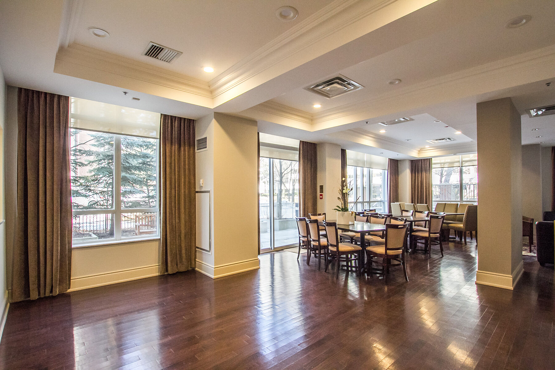  Yonge & St. Clair Condo Living - 物件實景