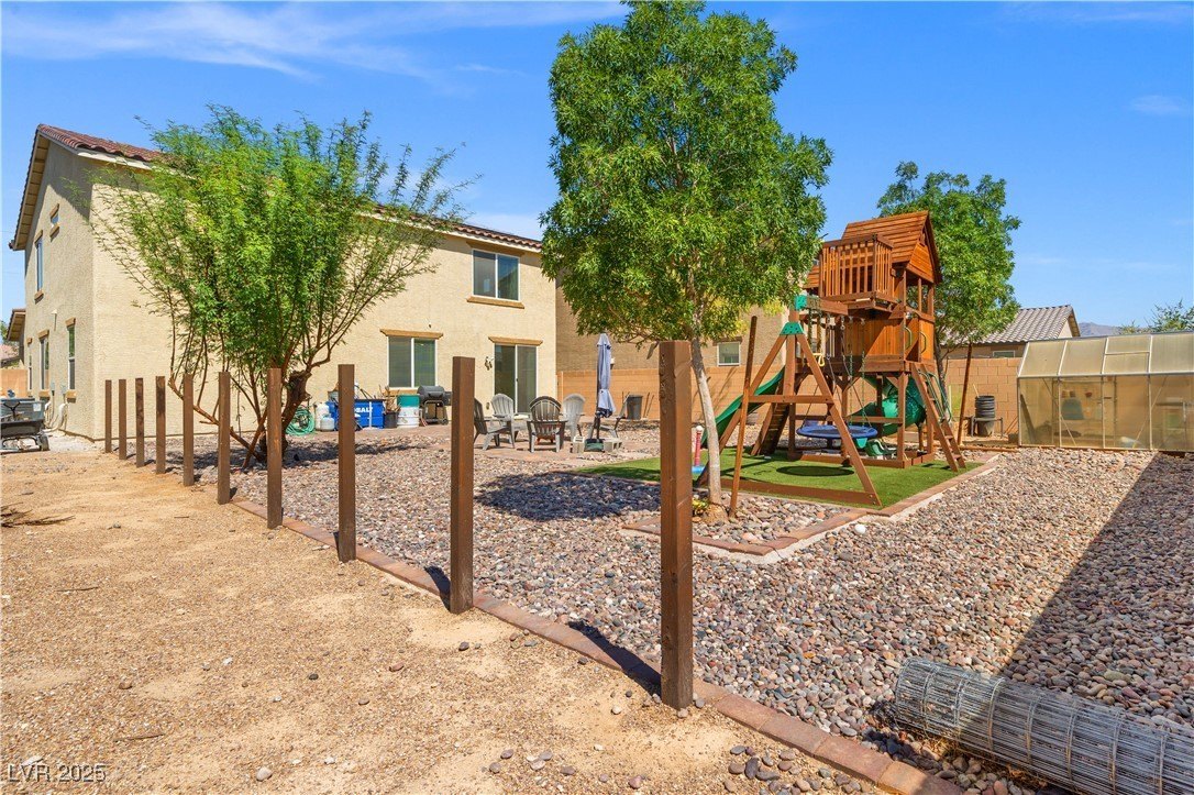 North Las Vegas, Nevada, 89031, United States, 5 Bedrooms Bedrooms, ,2 BathroomsBathrooms,Residential,For Sale,1983767