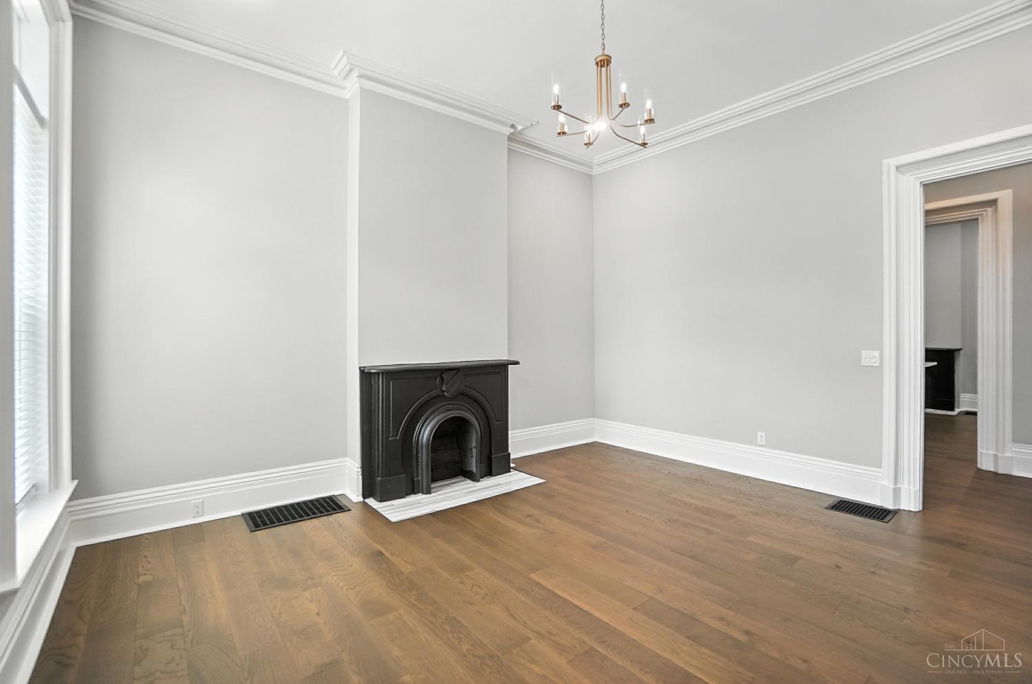 Cincinnati, Ohio, 45214, United States, 4 Bedrooms Bedrooms, ,3 BathroomsBathrooms,Residential,For Sale,1955713