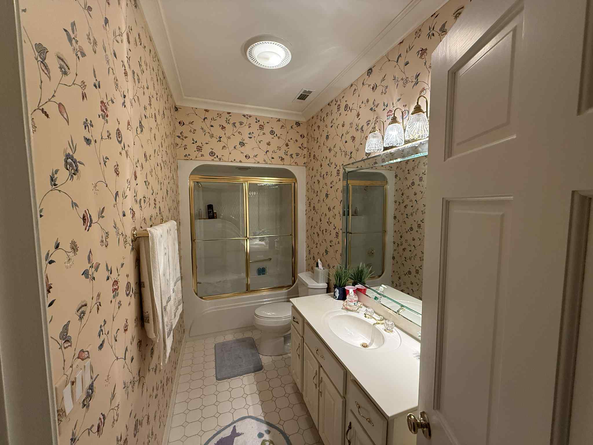 Marion, Illinois, 62959, United States, 4 Bedrooms Bedrooms, ,3 BathroomsBathrooms,Residential,For Sale,1848580