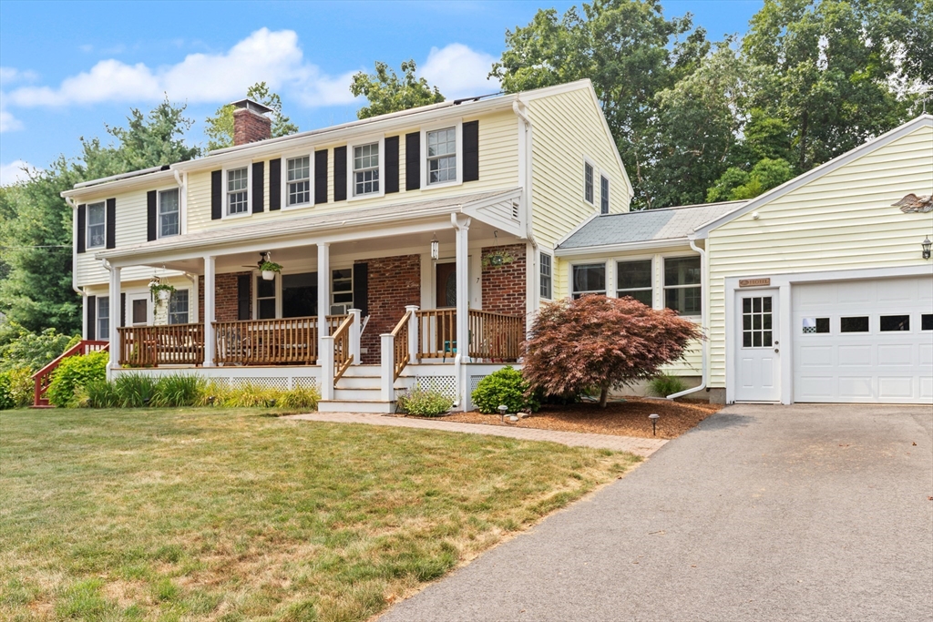 Easton, Massachusetts, 02375, United States, 6 Bedrooms Bedrooms, ,2 BathroomsBathrooms,Residential,For Sale,1927238