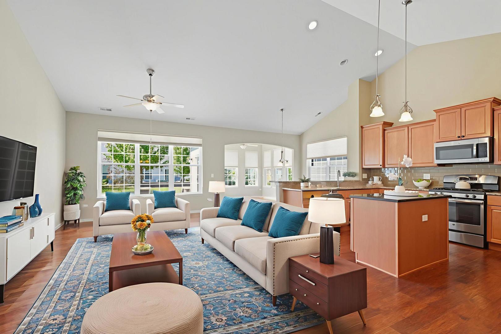 Naperville, Illinois, 60564, United States, 2 Bedrooms Bedrooms, ,2 BathroomsBathrooms,Residential,For Sale,1986332