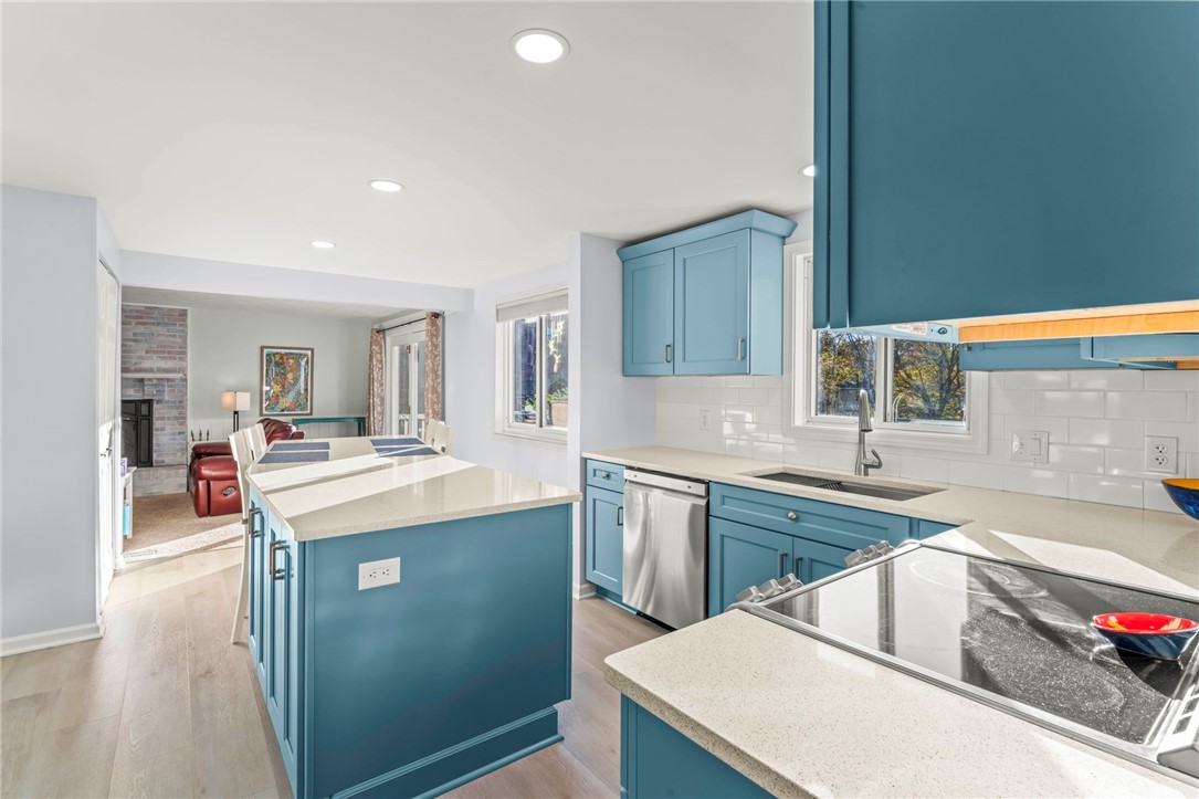 Pittsburgh, Pennsylvania, 15241, United States, 4 Bedrooms Bedrooms, ,4 BathroomsBathrooms,Residential,For Sale,1977742