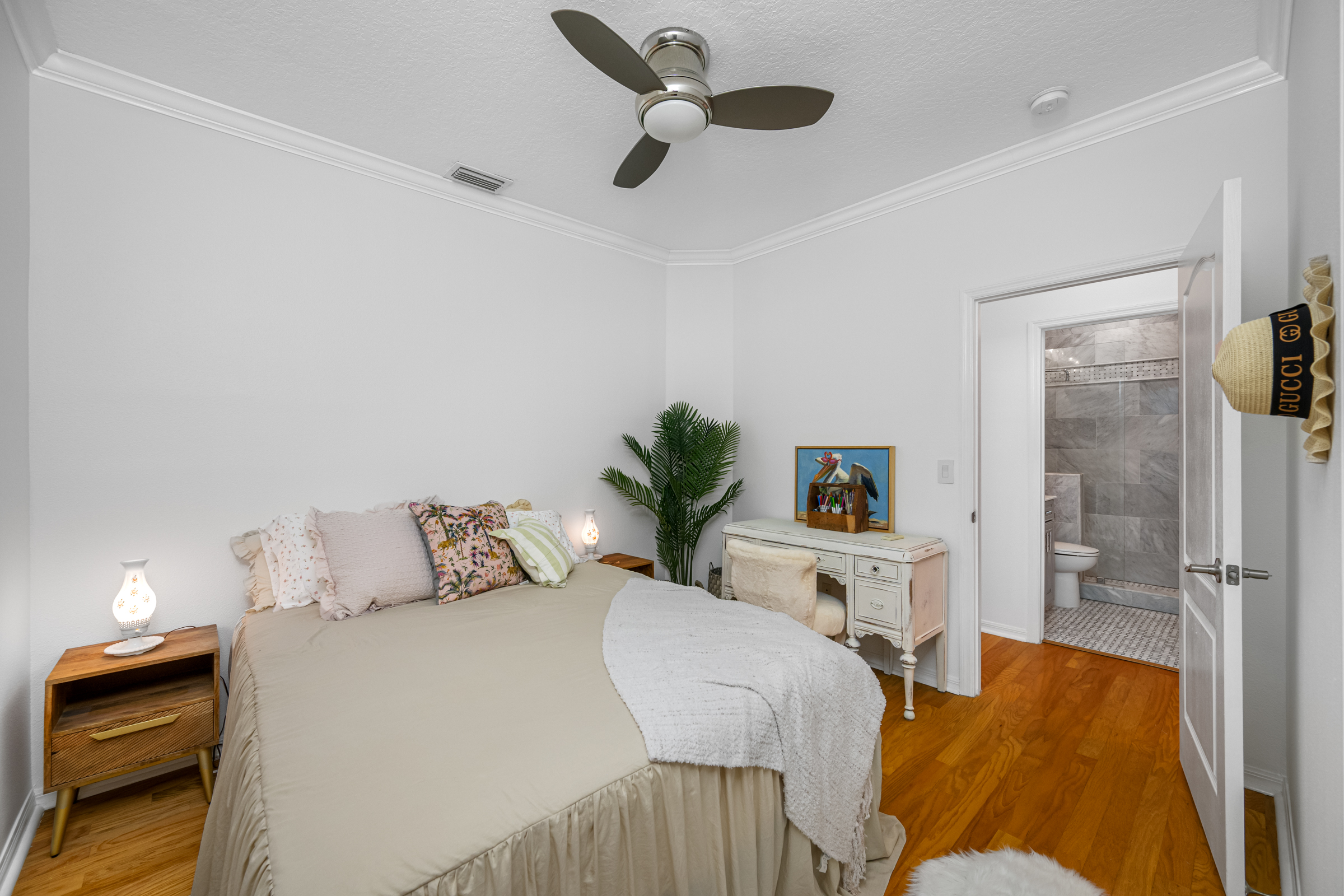 St Petersburg, Florida, 33701, United States, 3 Bedrooms Bedrooms, ,3 BathroomsBathrooms,Residential,For Sale,1979371