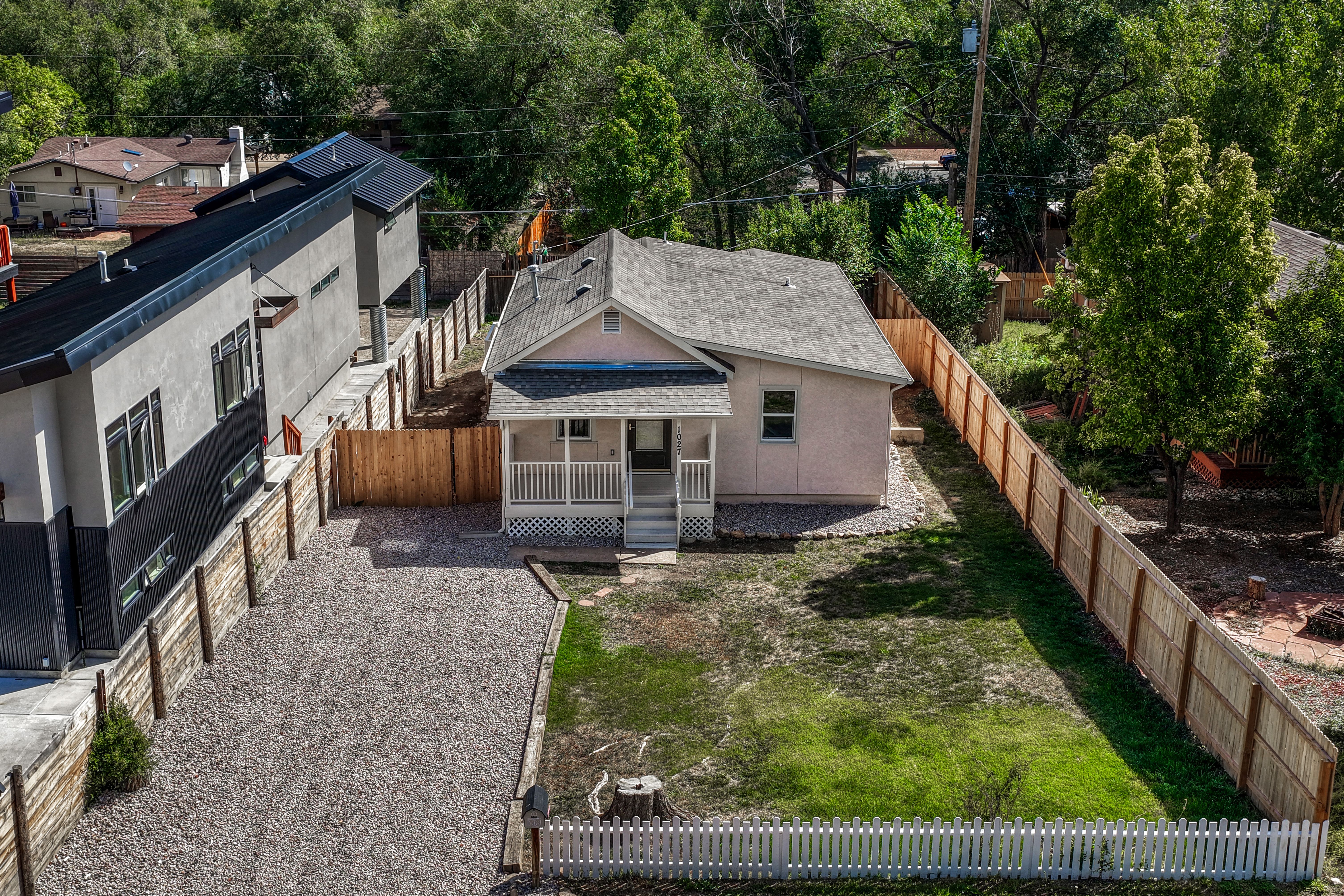  Welcome to This Beautifully Updated Home in Calvert Heights - 物件實景