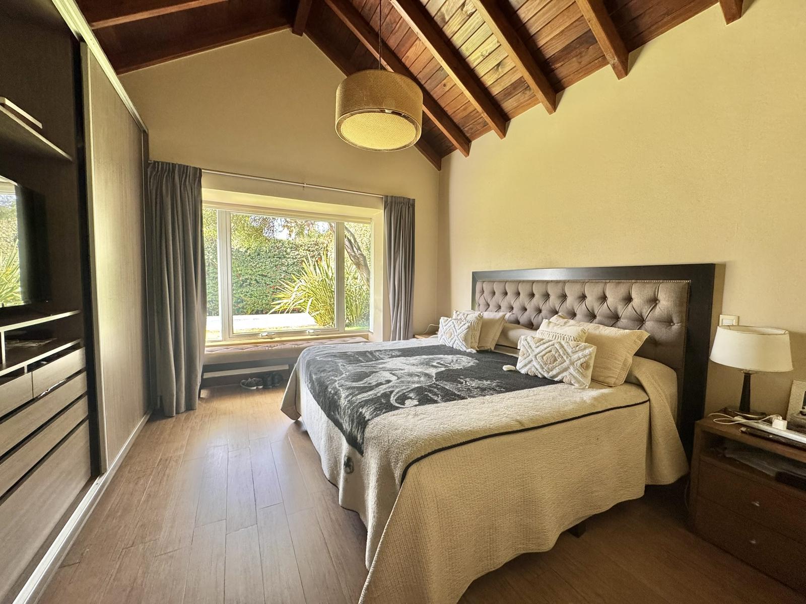 Godoy Cruz, AR-M, AR, 5 Bedrooms Bedrooms, ,4 BathroomsBathrooms,Residential,For Sale,1961859