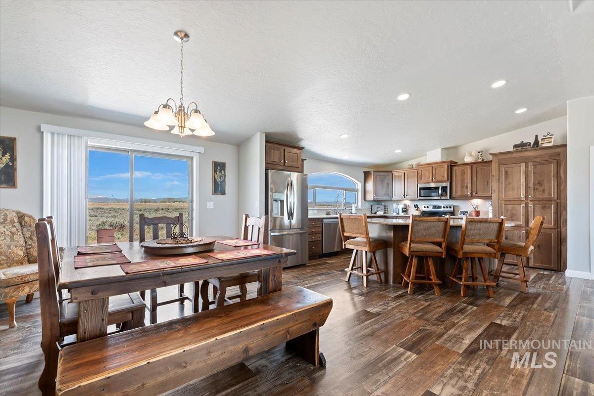 Boise, Idaho, 83716, United States, 4 Bedrooms Bedrooms, ,2 BathroomsBathrooms,Residential,For Sale,1990329