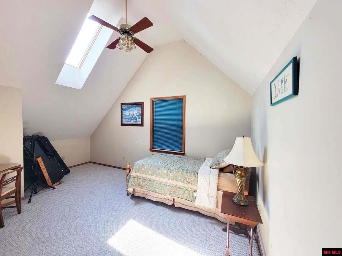 Mountain Home, Arkansas, 72653, United States, 4 Bedrooms Bedrooms, ,5 BathroomsBathrooms,Residential,For Sale,2018270