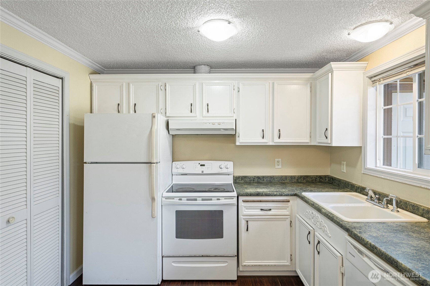 Auburn, Washington, 98001, United States, ,Residential,For Sale,1992028