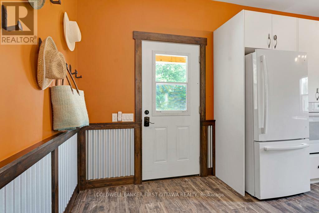 TAY VALLEY, Ontario, K0H 2B0, CA, 2 Bedrooms Bedrooms, ,1 BathroomBathrooms,Residential,For Sale,1866349