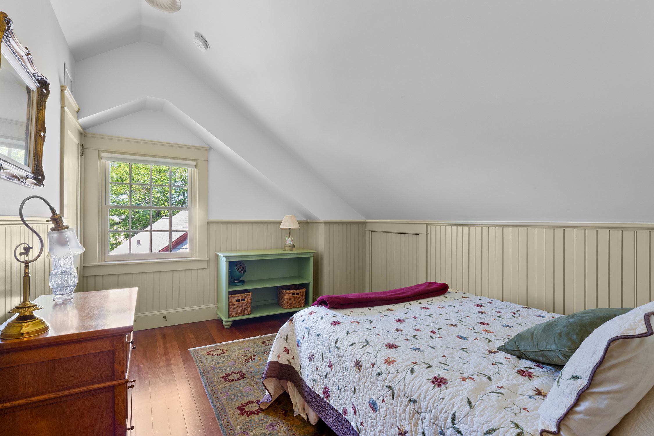  Classic Newport Colonial - 物件實景