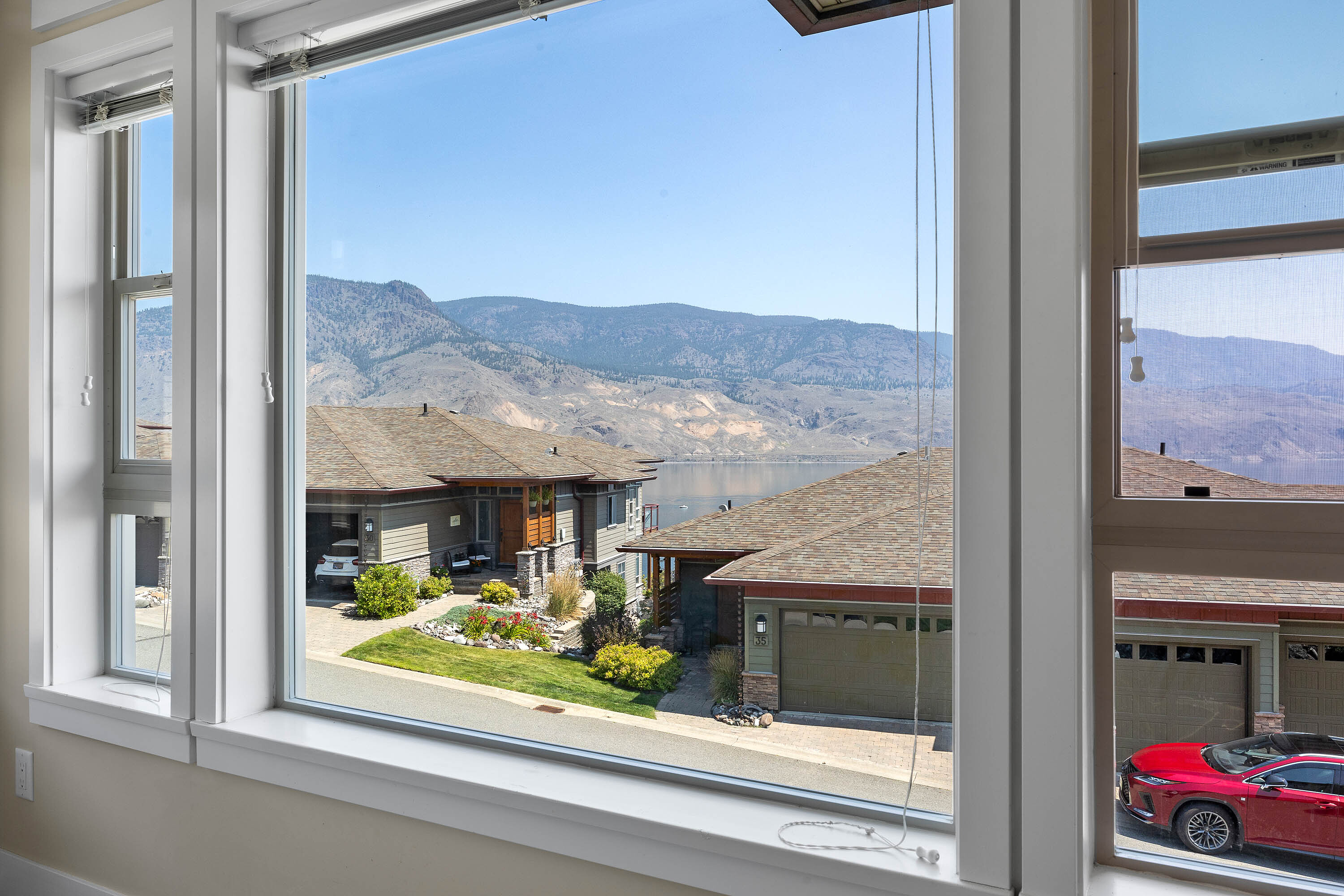  Glorious Townhouse in Tobiano - 物件實景
