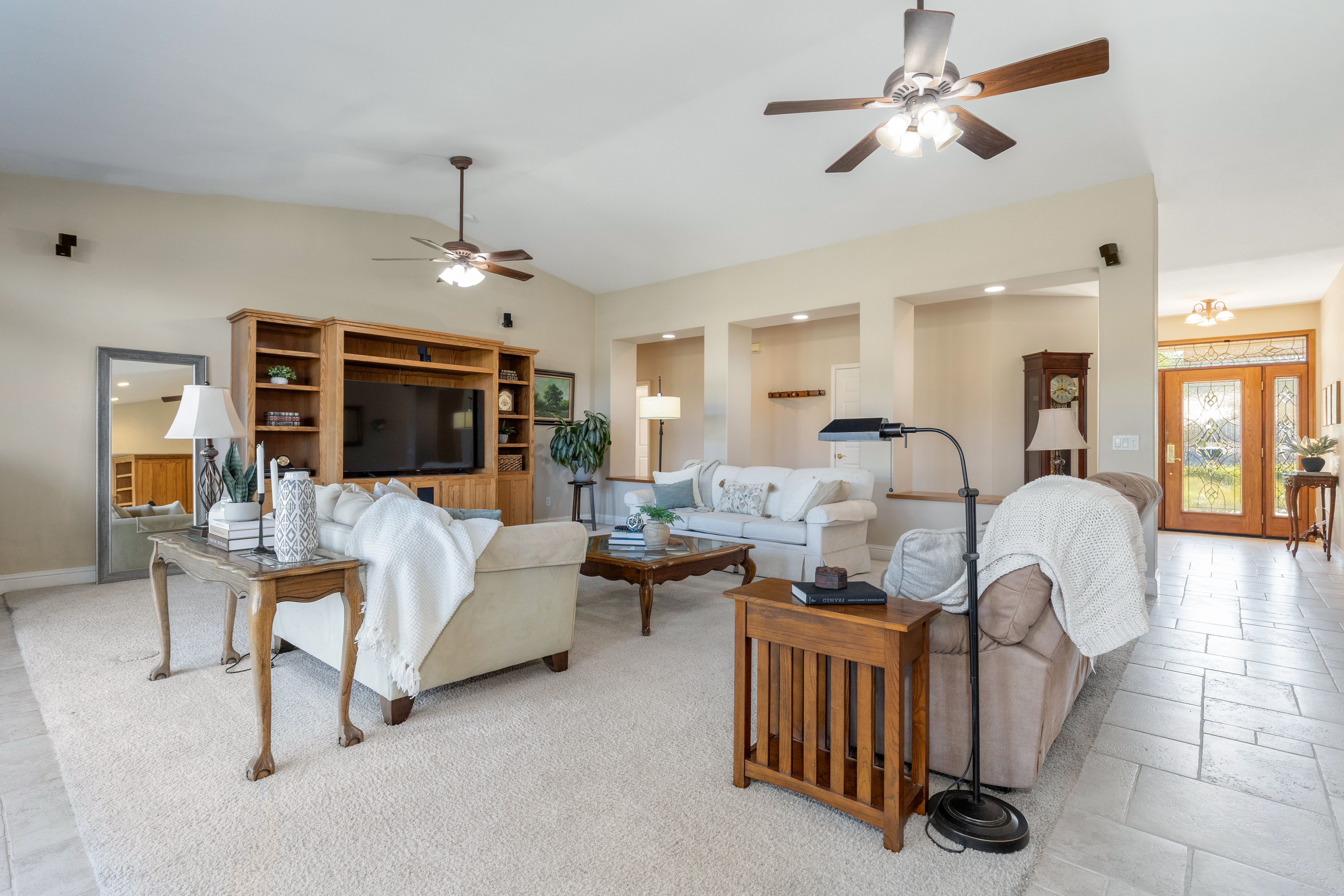  Stunning Lake Nacimiento Retreat with 6-Car Garage, Workshop & RV/Boat Parking - 物件實景