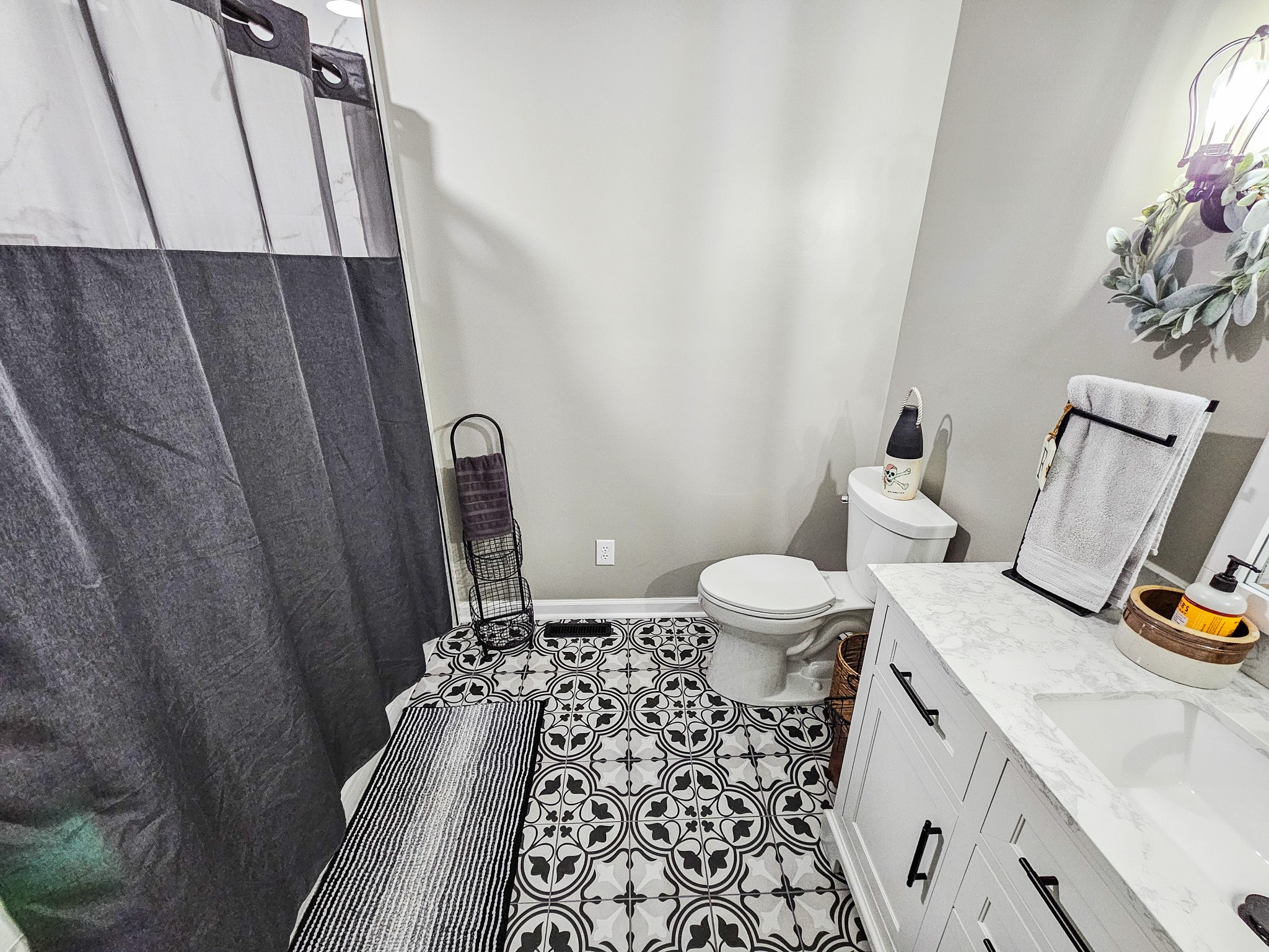 Tullahoma, Tennessee, 37388, United States, 3 Bedrooms Bedrooms, ,4 BathroomsBathrooms,Residential,For Sale,1794204