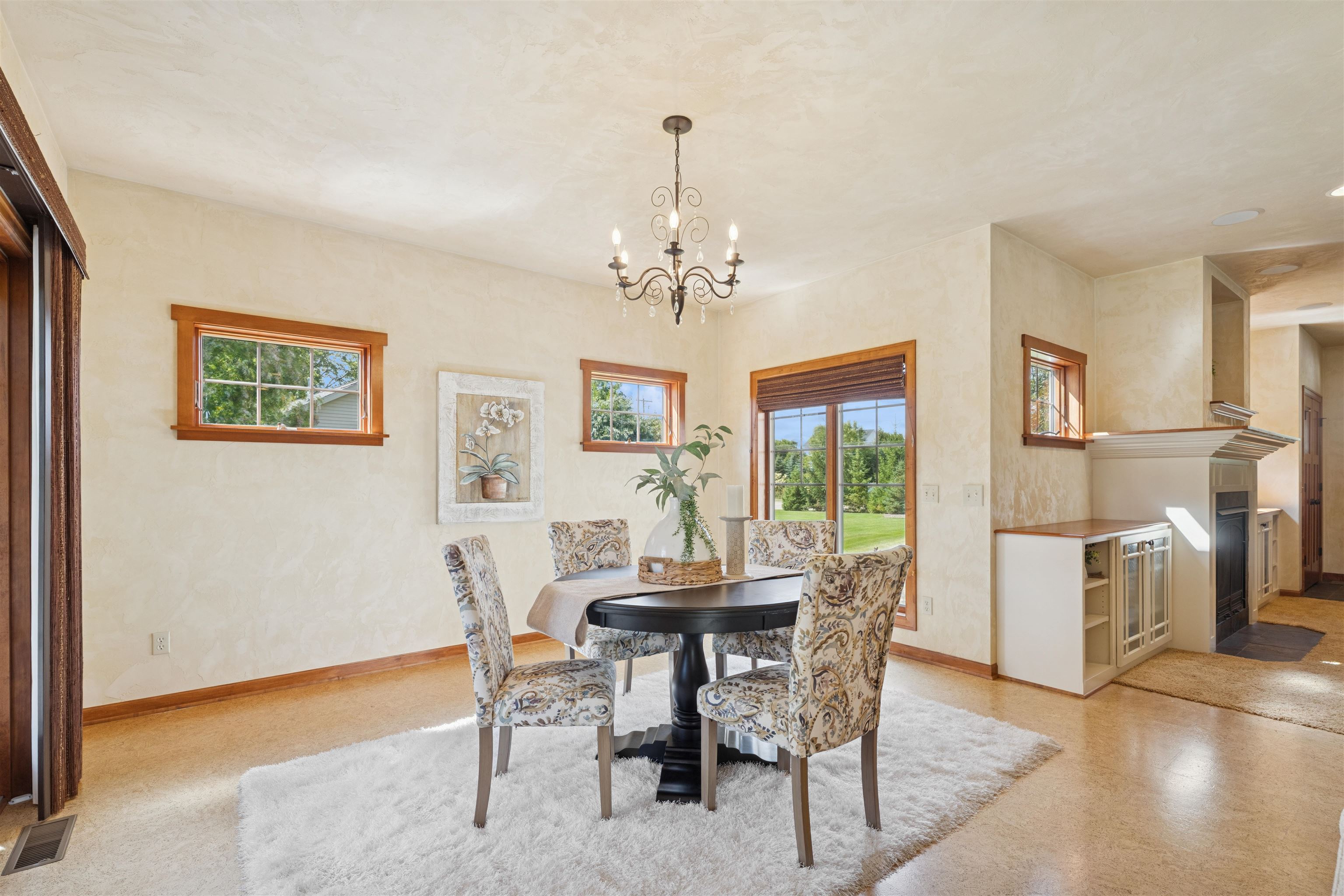 APPLETON, Wisconsin, 54913, United States, 4 Bedrooms Bedrooms, ,4 BathroomsBathrooms,Residential,For Sale,1942240