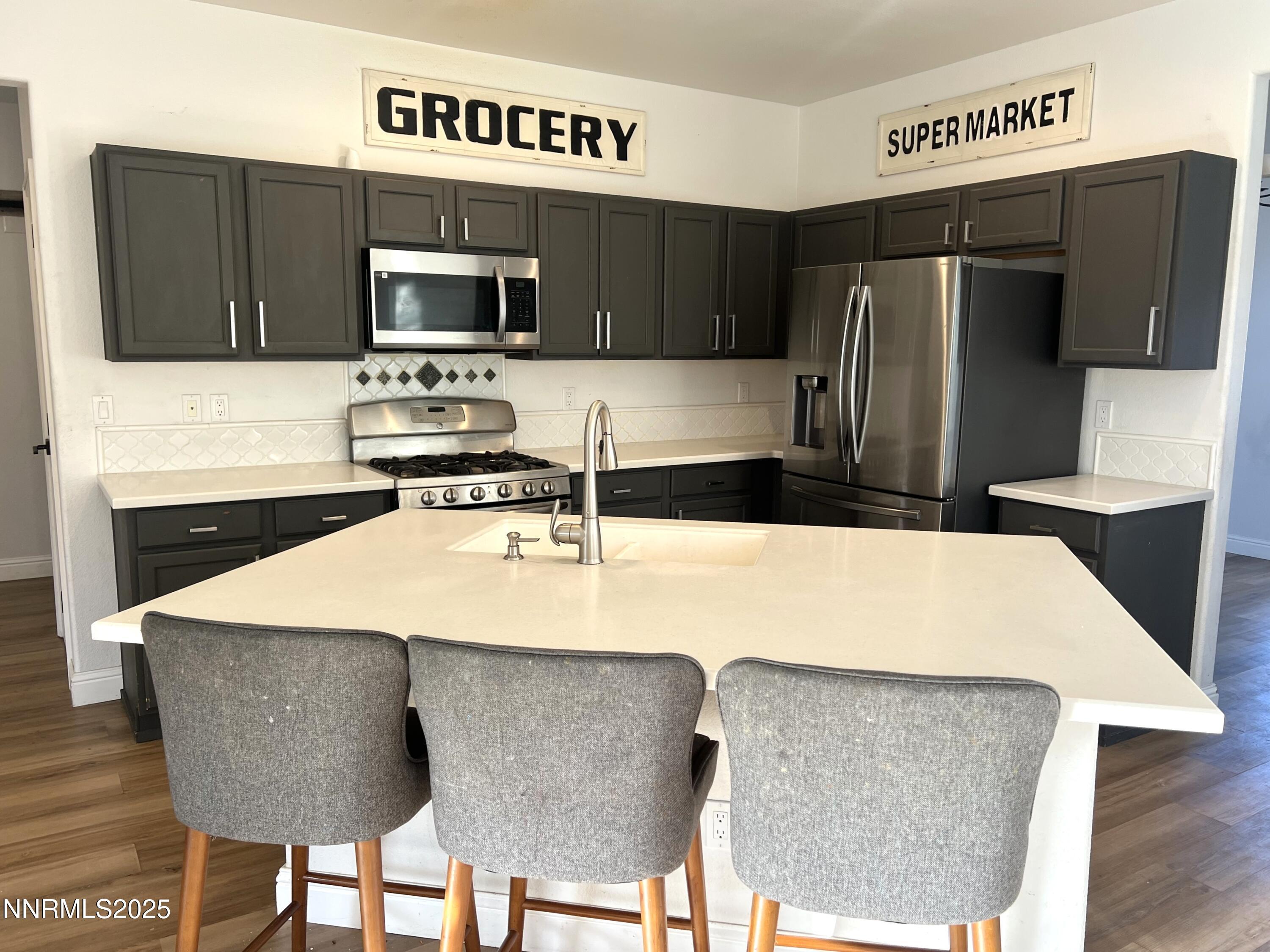 Sparks, Nevada, 89436, United States, 3 Bedrooms Bedrooms, ,3 BathroomsBathrooms,Residential,For Sale,1992114