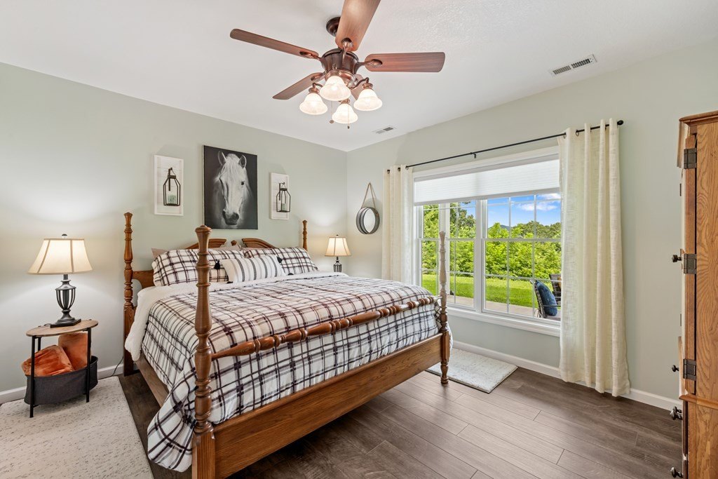 Warne, North Carolina, 28909, United States, 3 Bedrooms Bedrooms, ,3 BathroomsBathrooms,Residential,For Sale,1878165