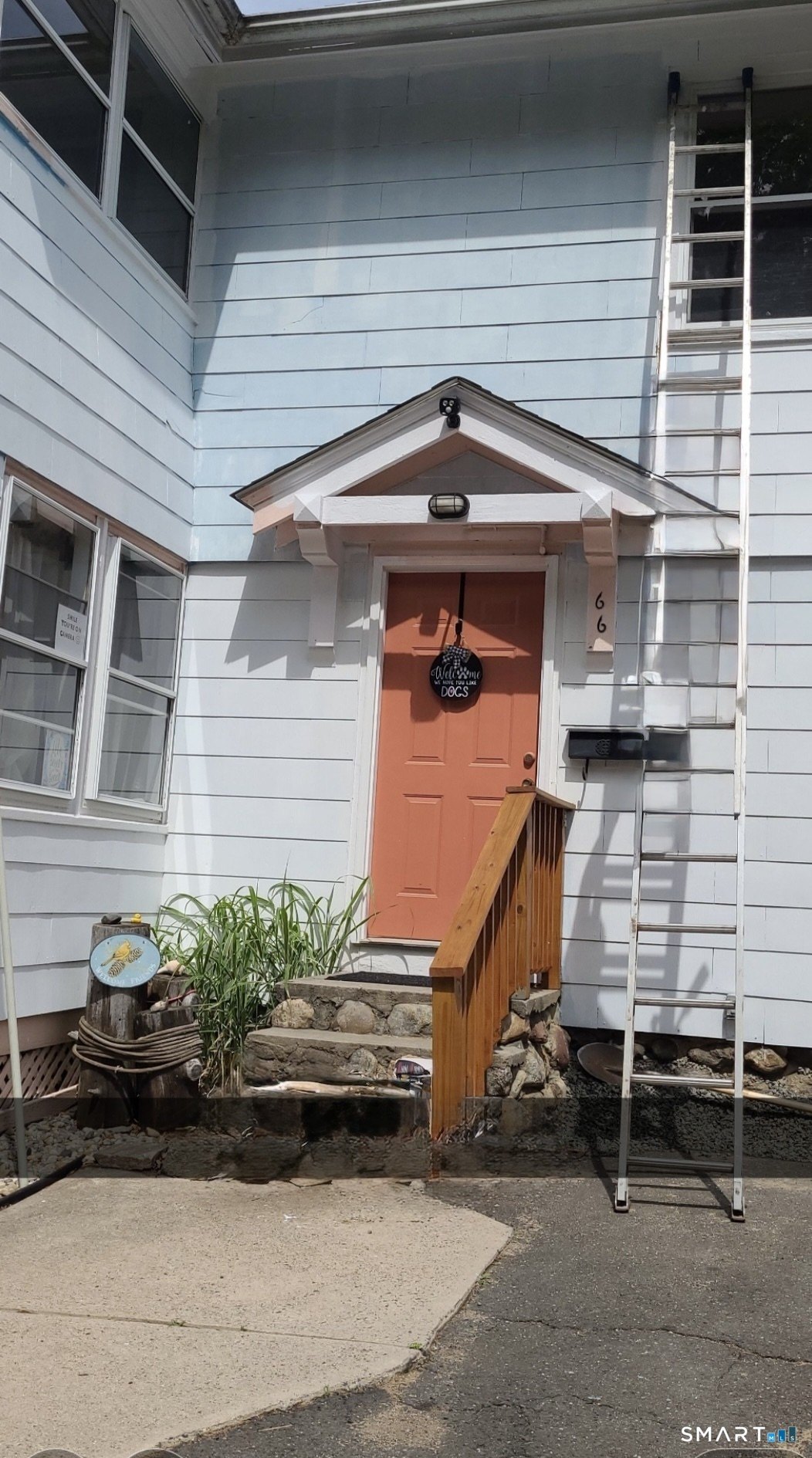 Mills St, Bristol, CT 06010
