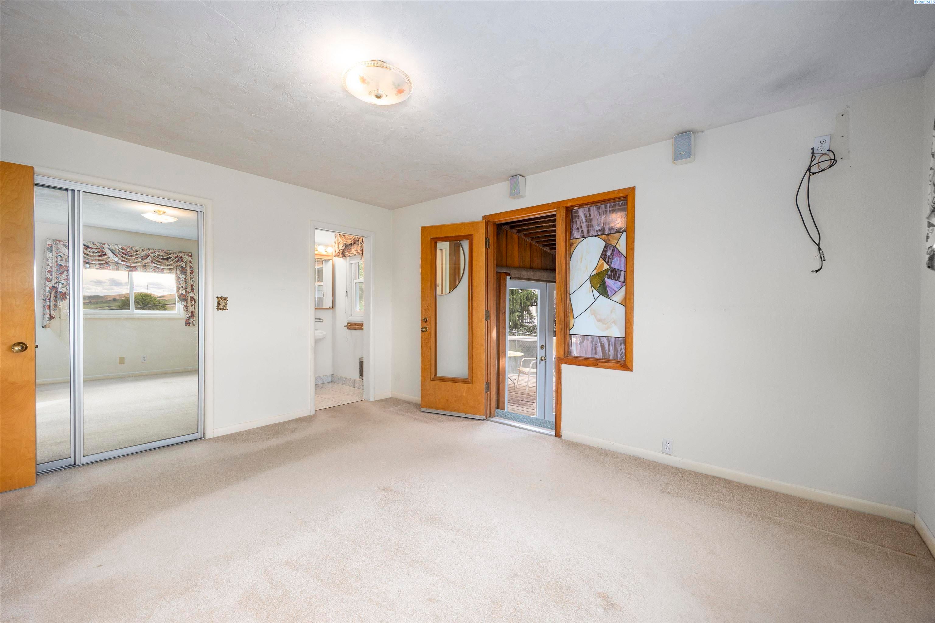 Sunnyside, Washington, 98944, United States, 3 Bedrooms Bedrooms, ,3 BathroomsBathrooms,Residential,For Sale,1973800