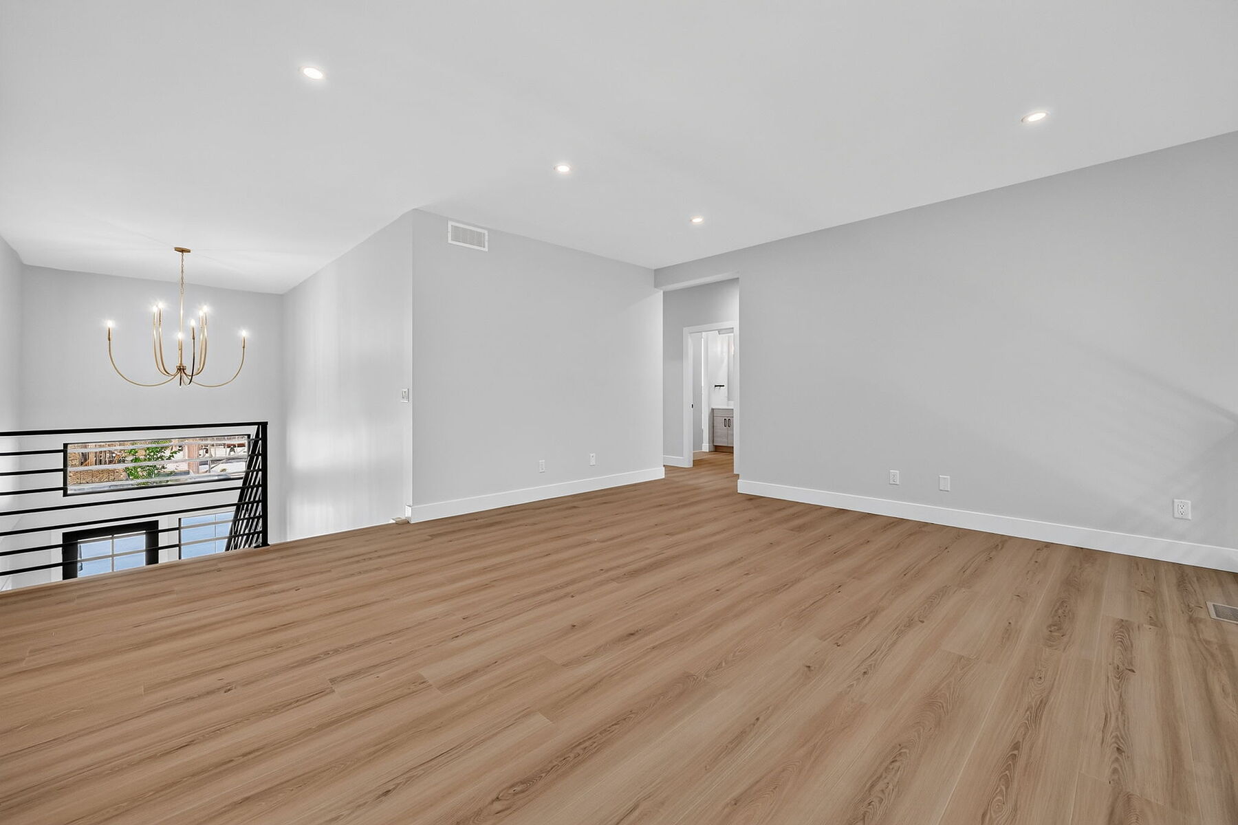  Stylish New Home - 物件實景