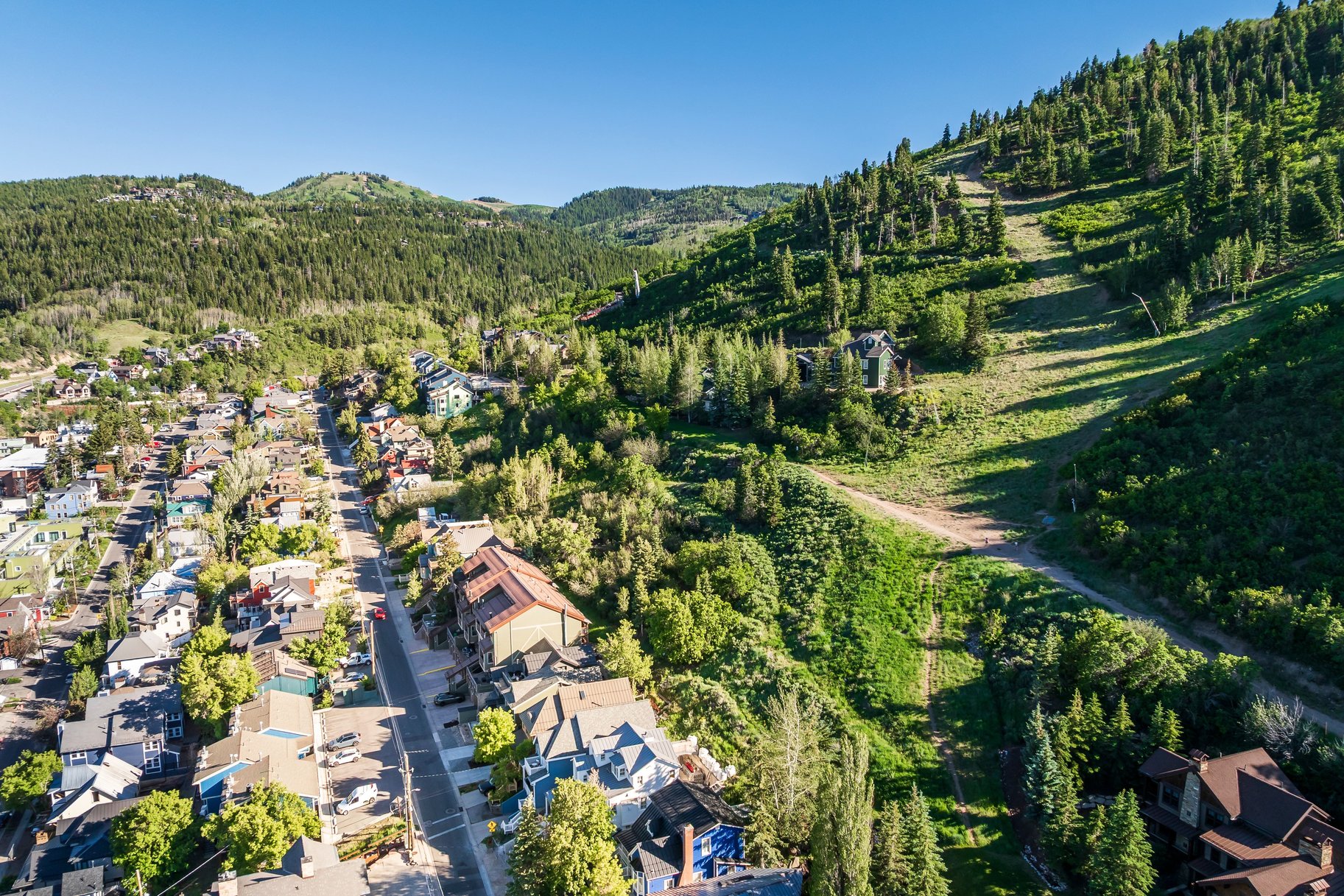  Fully Reimagined Ski-In/Ski-Out Condo — Smart Home Features - 物件實景