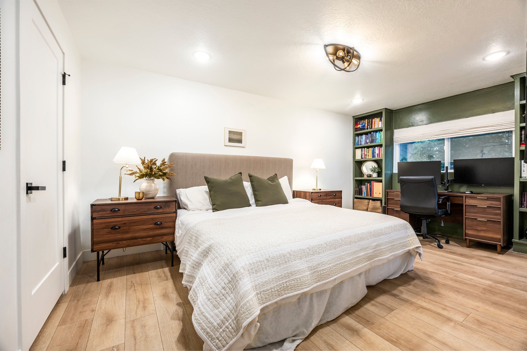  Remodeled Rambler with Outside Basement Entrance - 物件實景