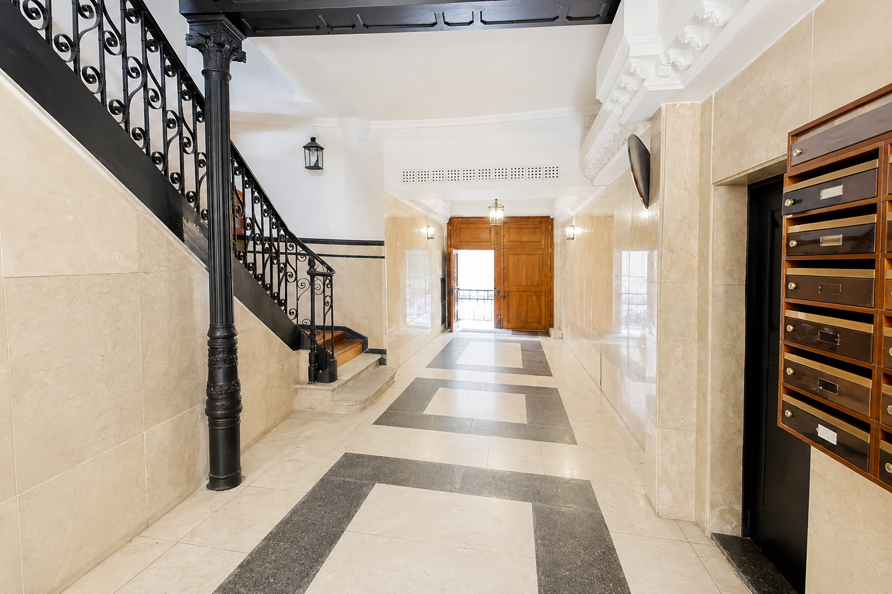  Magnificent flat to refurbish in the literary quarter - 物件實景