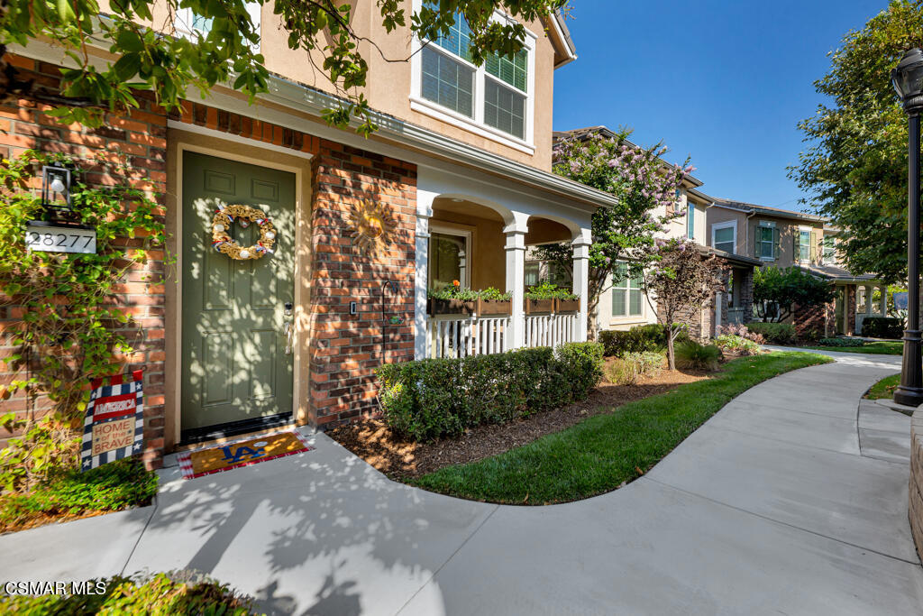 Valencia, California, 91354, United States, 4 Bedrooms Bedrooms, ,3 BathroomsBathrooms,Residential,For Sale,1914107