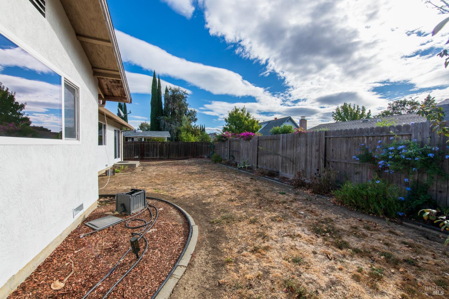 Vacaville, California, 95687, United States, 4 Bedrooms Bedrooms, ,2 BathroomsBathrooms,Residential,For Sale,1977124