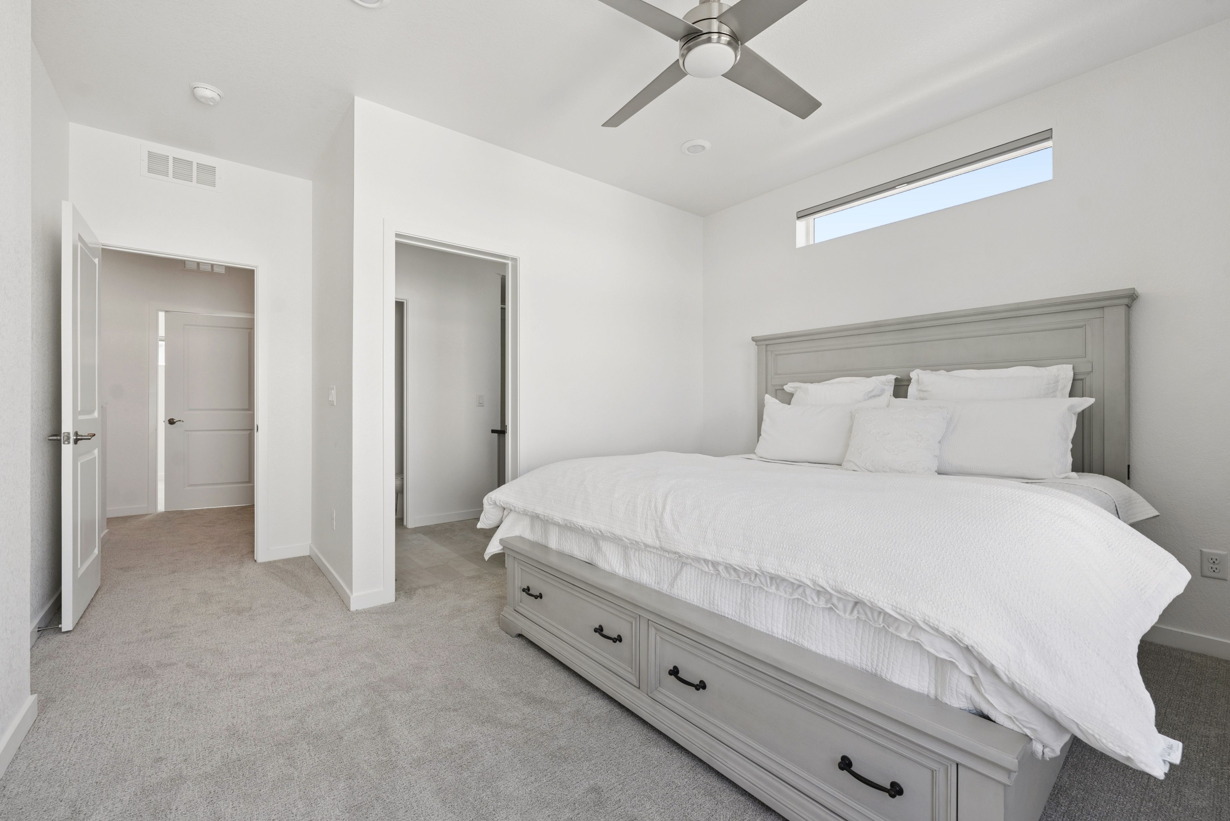  Beautiful Townhome In The Highly Desirable Midtown At Clear Creek Neighborhood - 物件實景