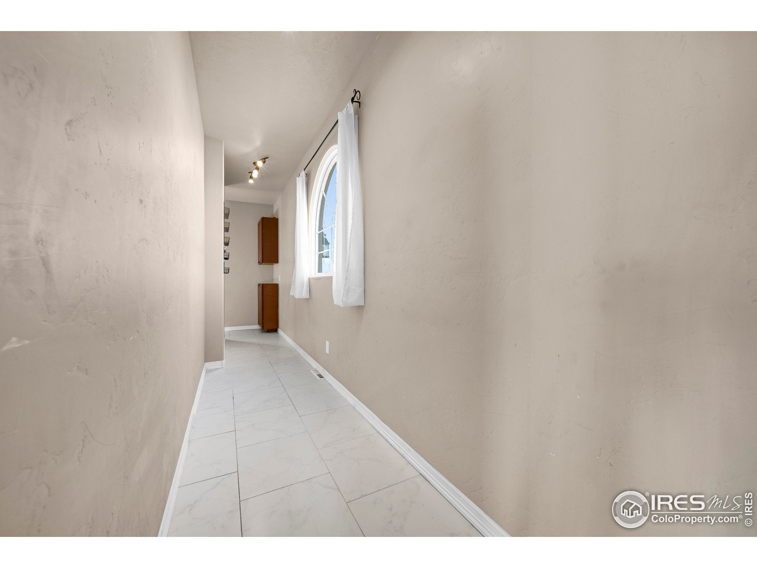 Fort Morgan, Colorado, 80701, United States, 3 Bedrooms Bedrooms, ,4 BathroomsBathrooms,Residential,For Sale,1982618