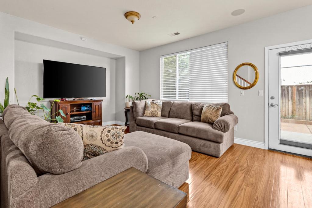 Greenfield, California, 93927, United States, 4 Bedrooms Bedrooms, ,3 BathroomsBathrooms,Residential,For Sale,1990832